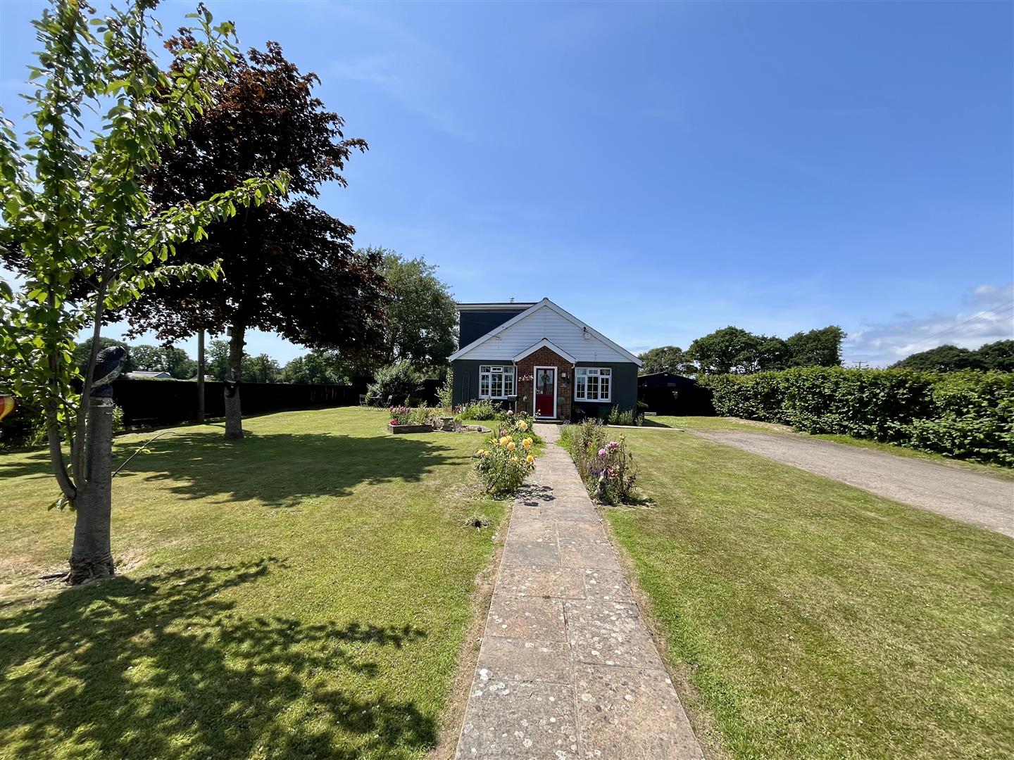 Fourteen Acre Lane, Three Oaks
